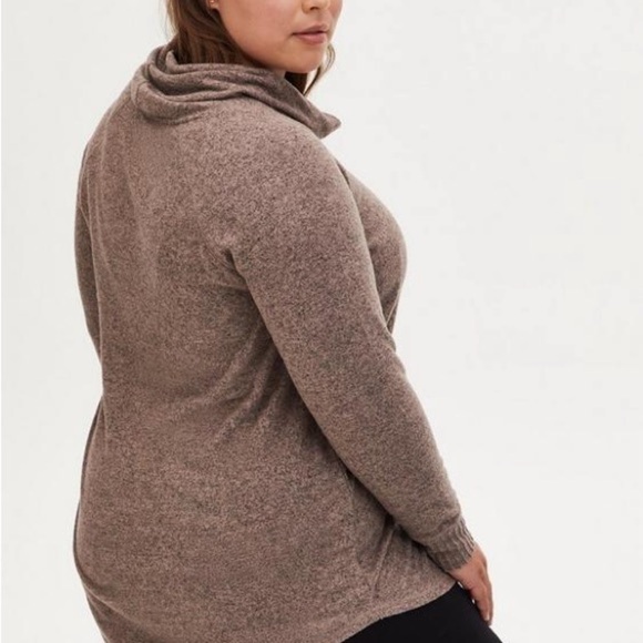 TORRID | Super Soft Plush Cowl Neck Raglan Tunic Sweatshirt - Picture 4 of 5